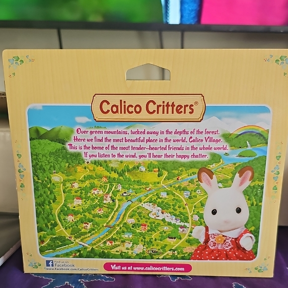 Calico Critters Tuxedo Cat Family Playset - Black, White, Pink, Blue - Picture 2 of 7